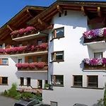 Fuchs 4*