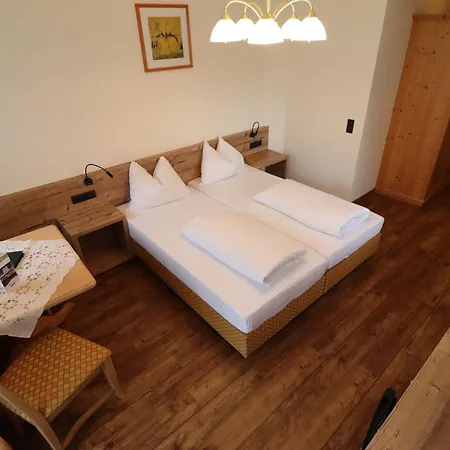 Fuchs Bed & Breakfast 4*