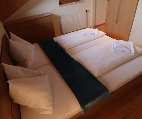 Bed & Breakfast Fuchs 4*