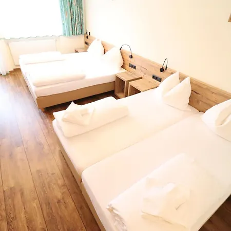 Fuchs Bed & Breakfast 3*